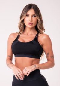 Top metal preto com bojo e tiras dlk
