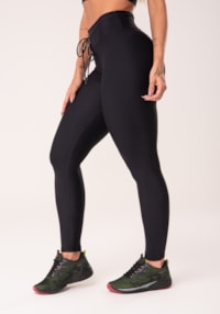 Calça legging preta com cadarço básica