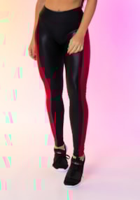 Calça legging happiness com recortes laterais preta e cereja dlk