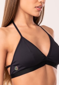 Top fitness feminino preto com bojo e alças finas oasis