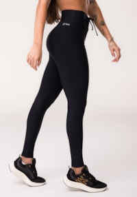 Legging fitness feminina preto com franzido e amarração aura