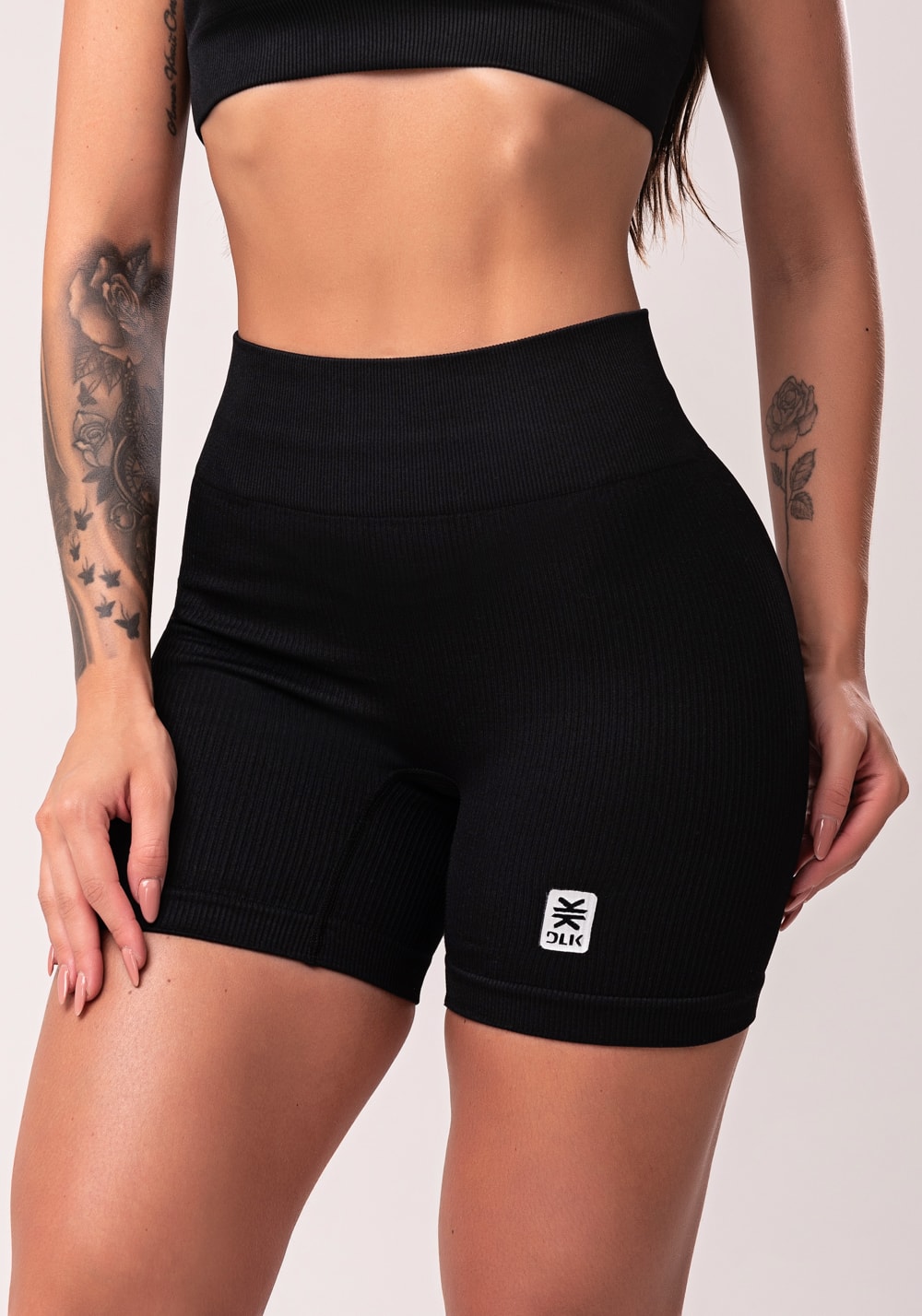 Bermuda fitness feminina preto com cós alto texturizada seamless