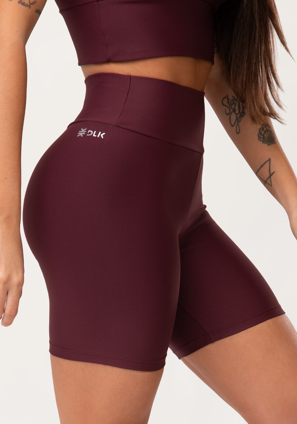 Bermuda fitness feminina vinho aura dlk