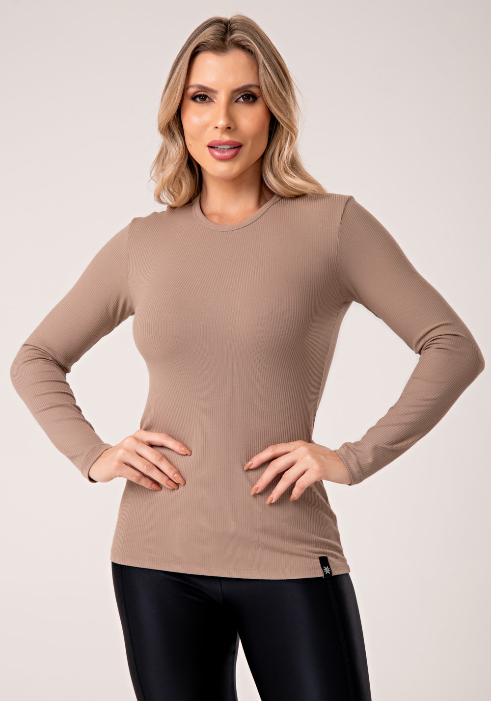 Blusa feminina manga longa nude canelada lush