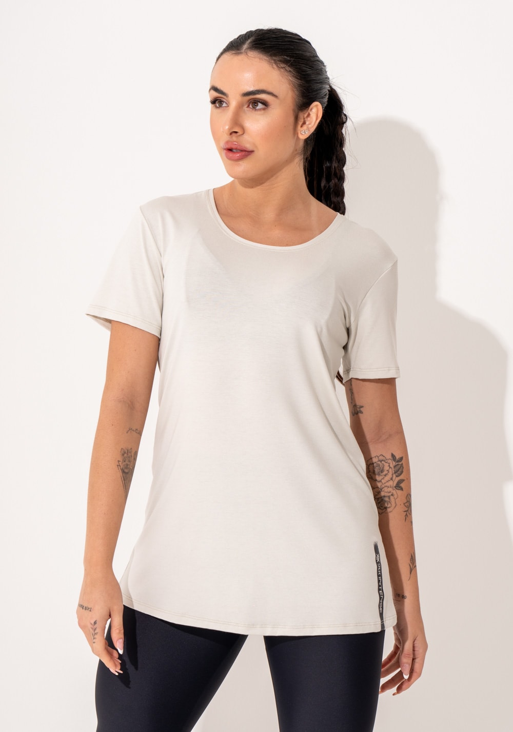 Blusa fitness feminina off white viscolycra com silk intense