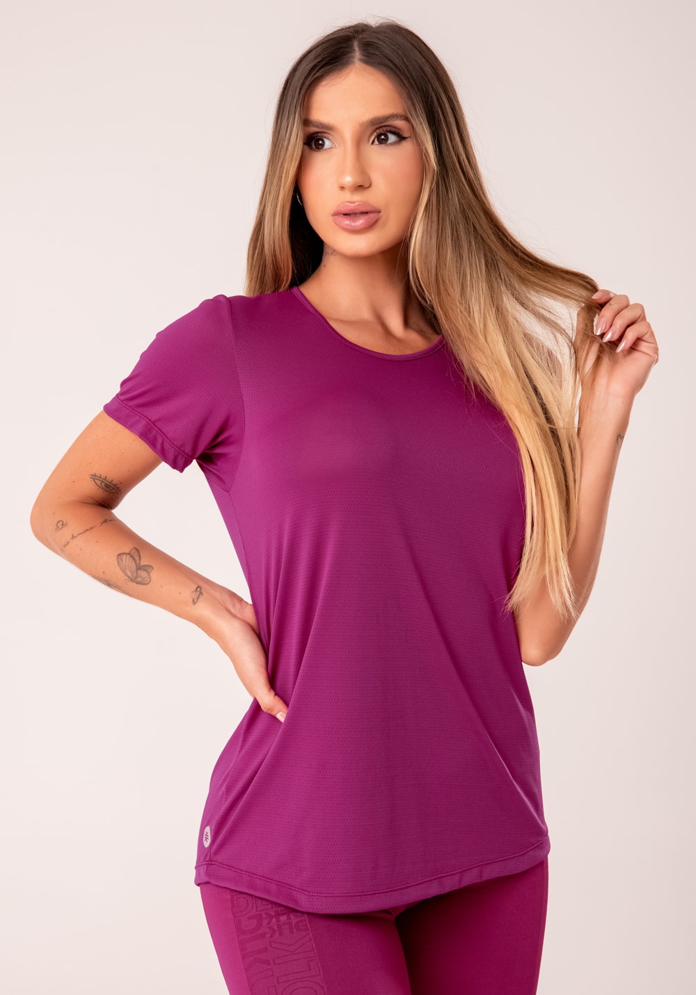 Blusa t-shirt feminina vinho reflections