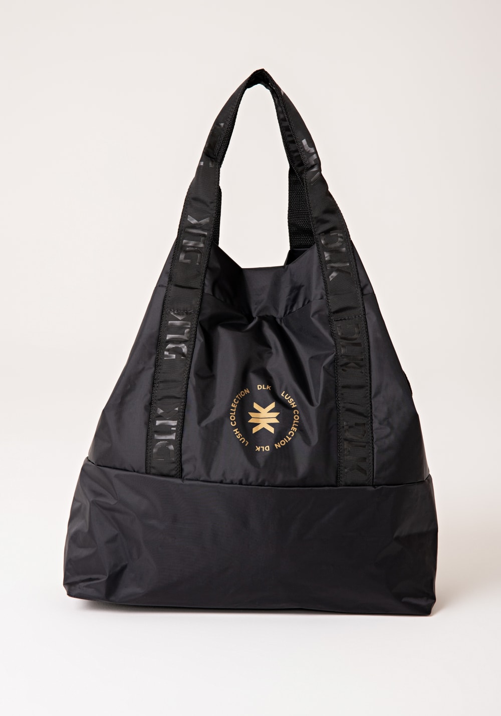 Bolsa sacola feminina preto com dourado dlk