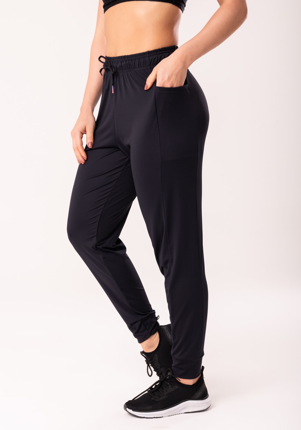 Calça jogger feminina preto com bolso flow dlk