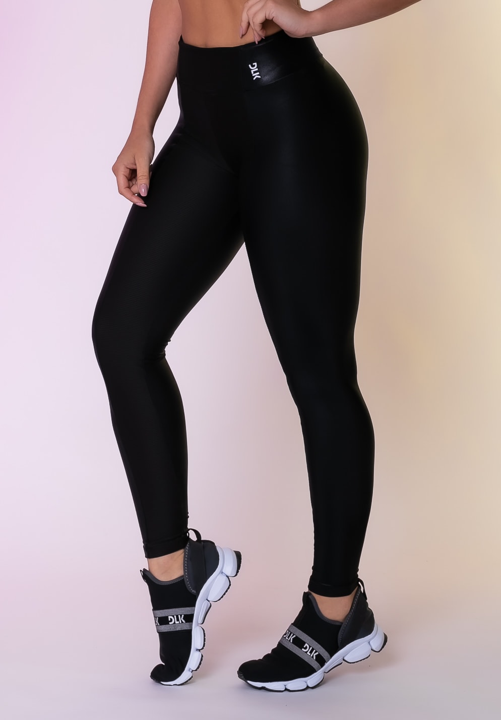 Calça legging happiness texturizada com cirrê preta - DlkModas