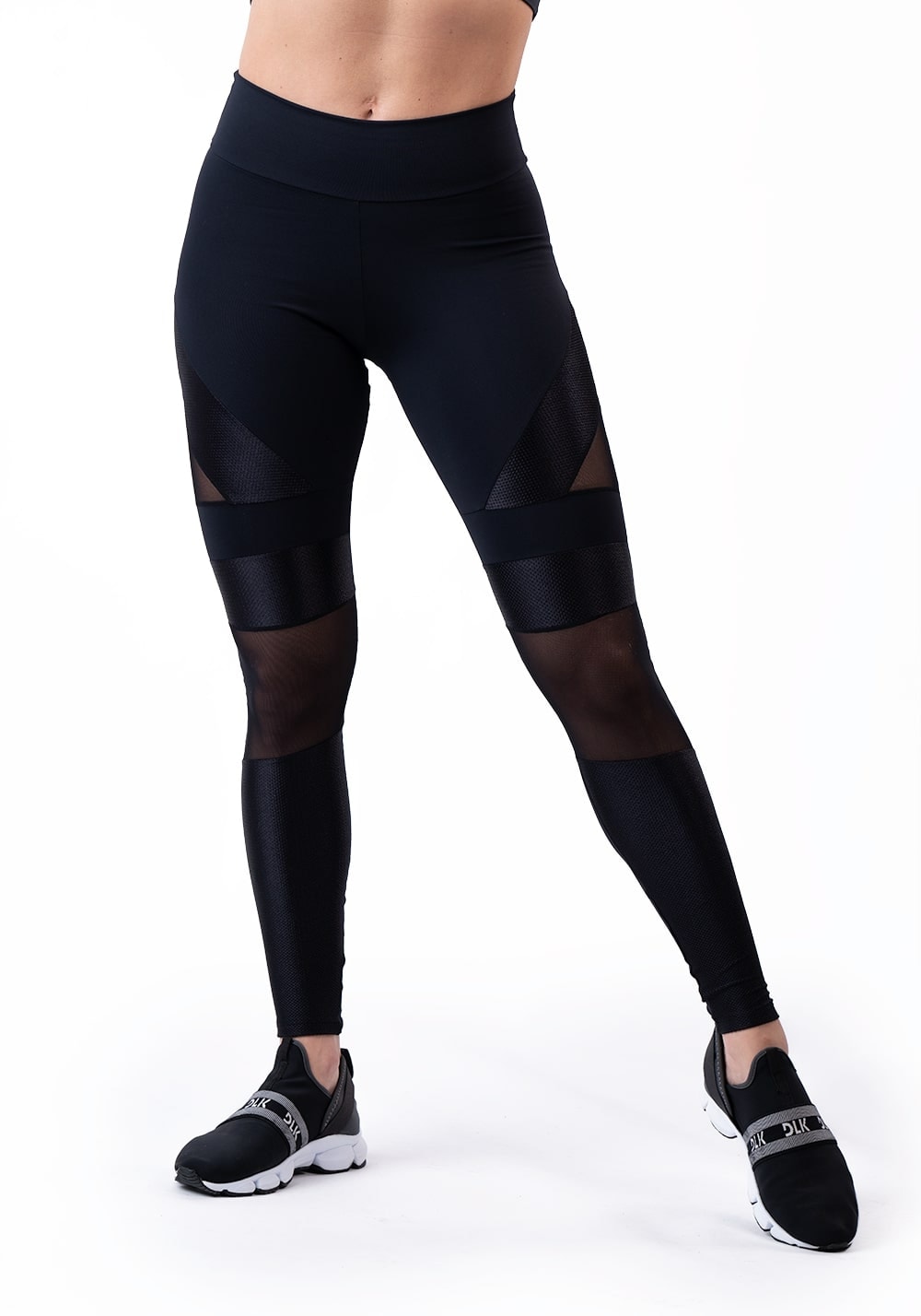 calça legging preta com detalhes