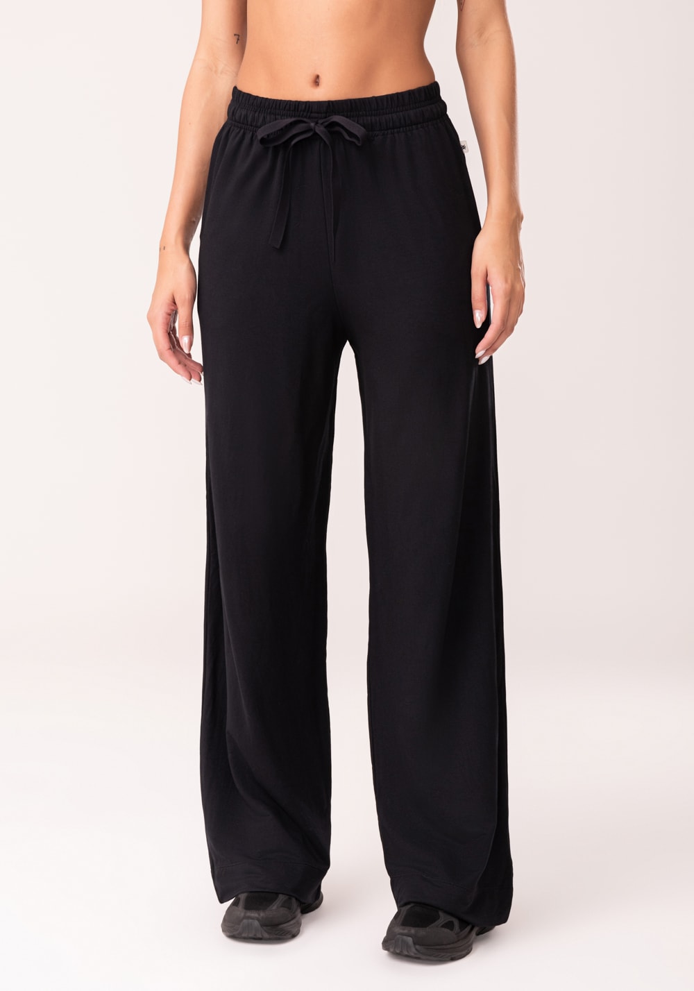 Calça moletinho feminina preto com bolso oasis