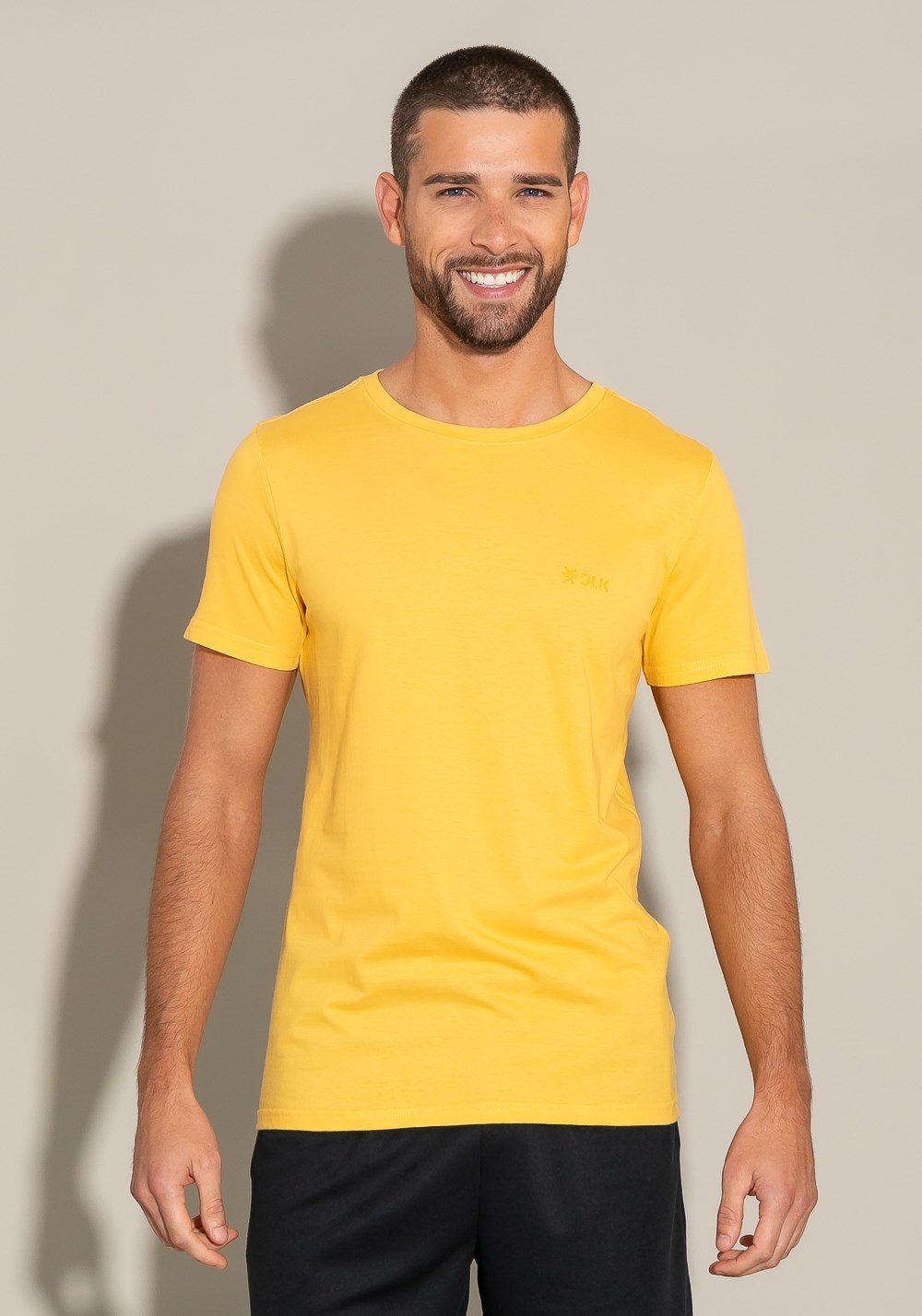 Camiseta algodão manga curta for men slim amarelo escuro