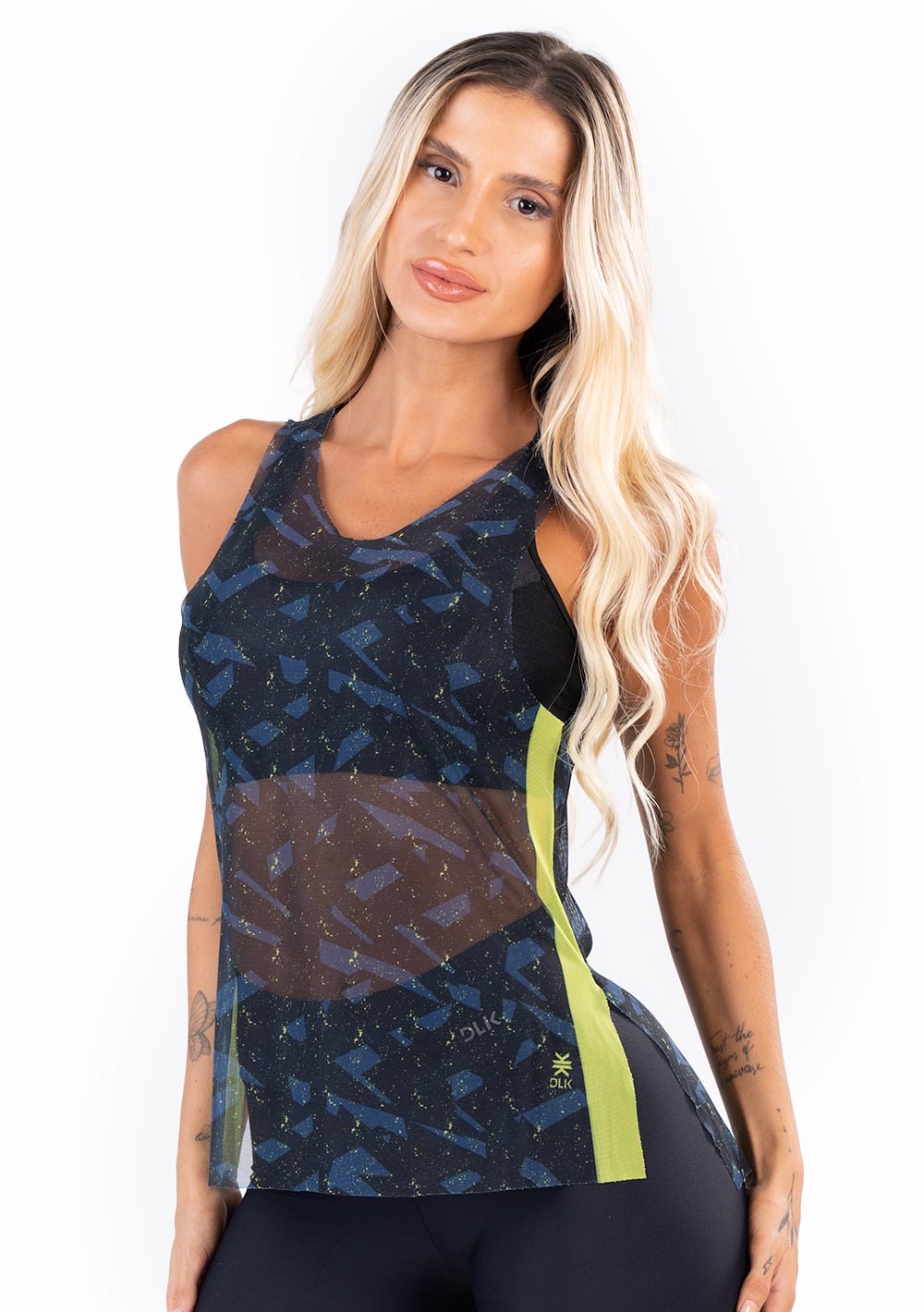 Camiseta feminina em tule new printed estampada com abertura lateral a