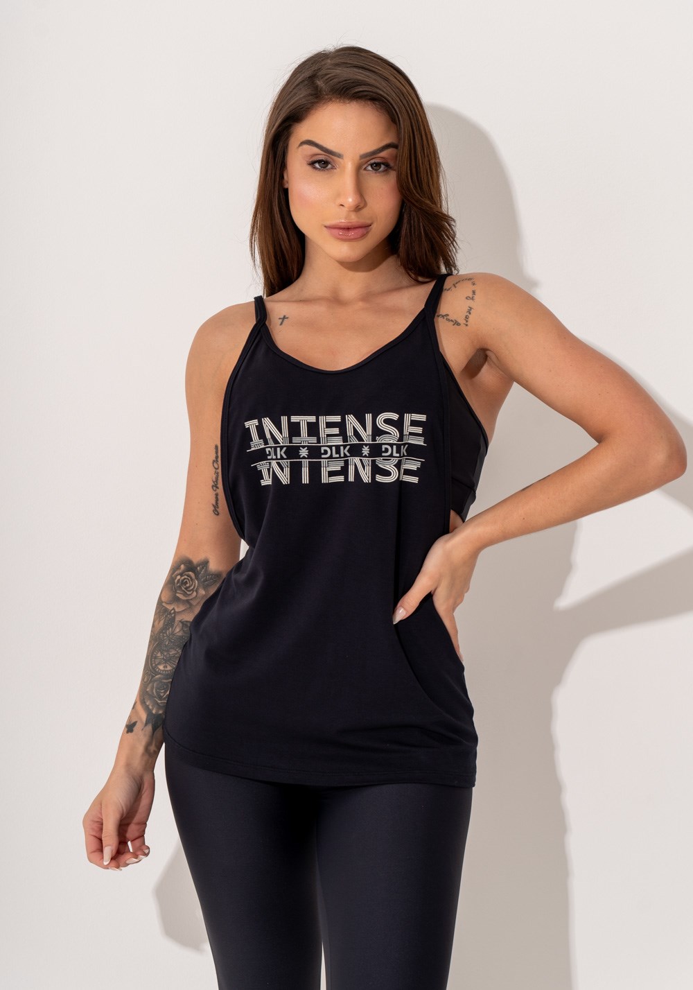 Camiseta fitness feminina viscolycra preto maxxi cava com silk intense