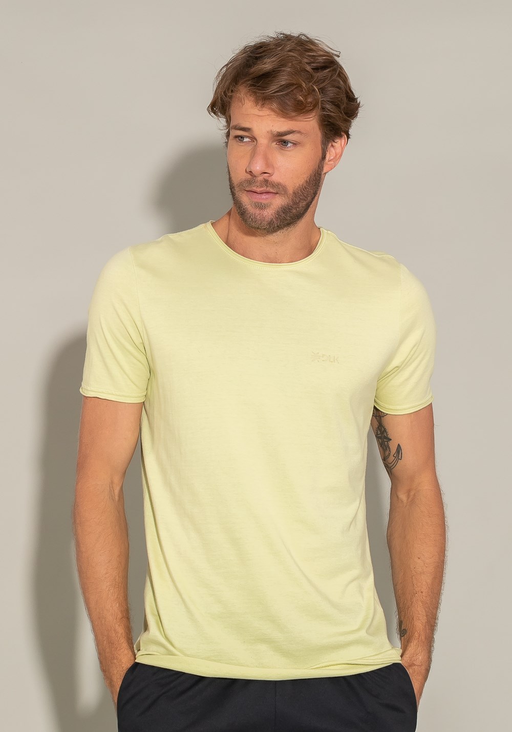 Camiseta manga curta for men acabamento a fio verde