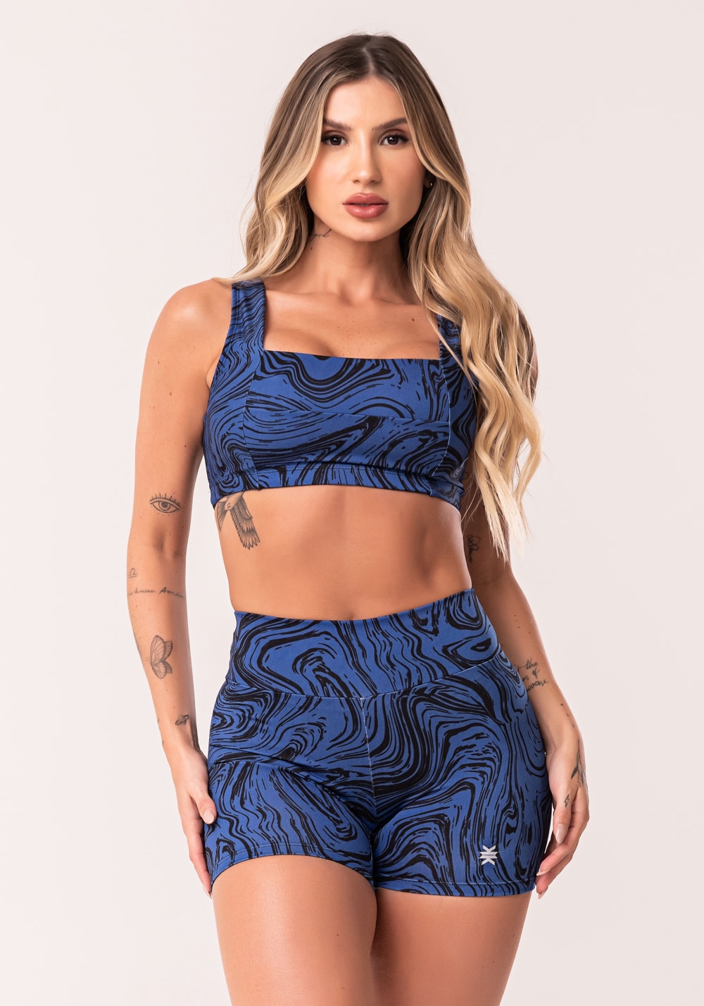 Conjunto fitness feminino azul top e short estampa abstract duo euphor