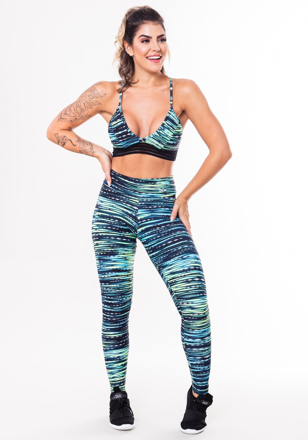 Conjunto fitness match poliamida estampada riscos azuis (top+calça) dl