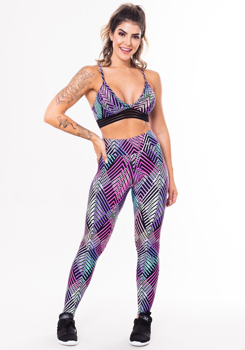 Conjunto fitness match poliamida estampada setas coloridas (top+calça)