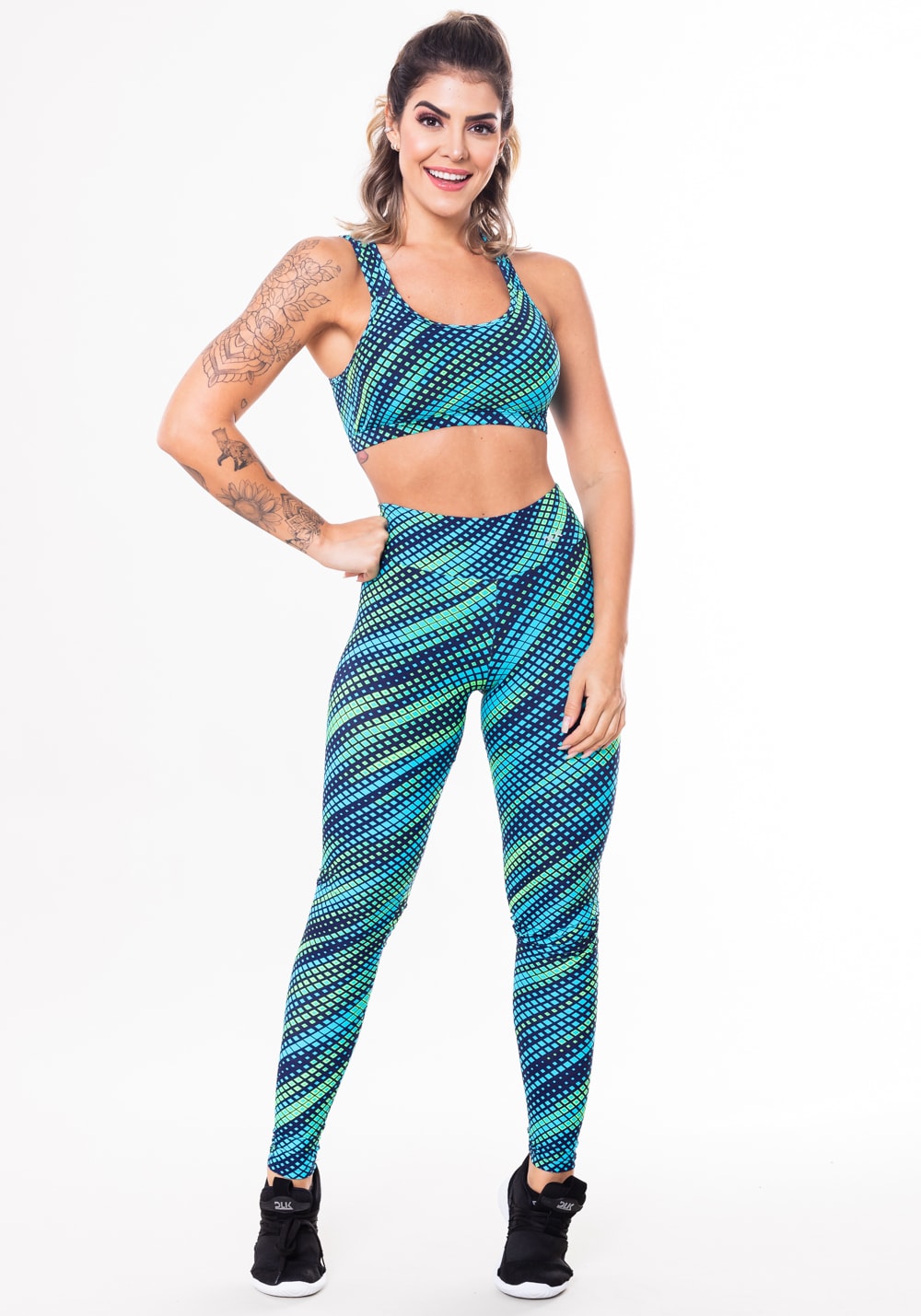 Conjunto fitness match poliamida estampado pixels azul e verde (top+ca