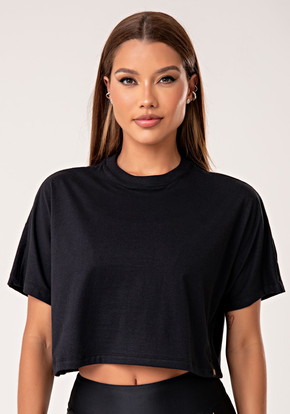 Cropped t-shirt feminino de algodão preto lush