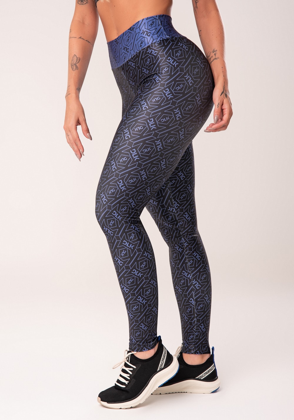 Legging fitness feminina azul e preto logomania flow