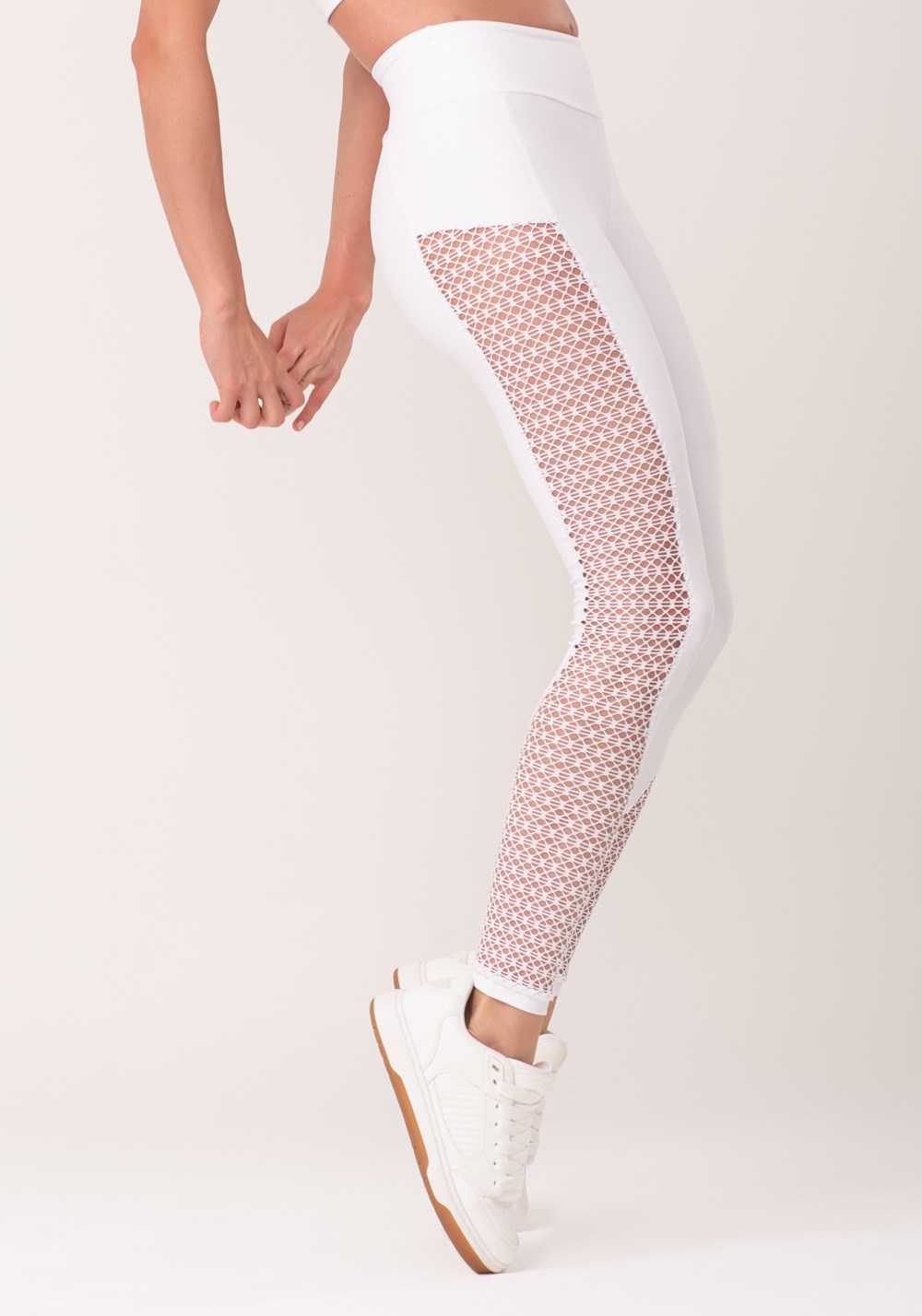 Legging fitness feminina branco com recortes lateral em tela new age
