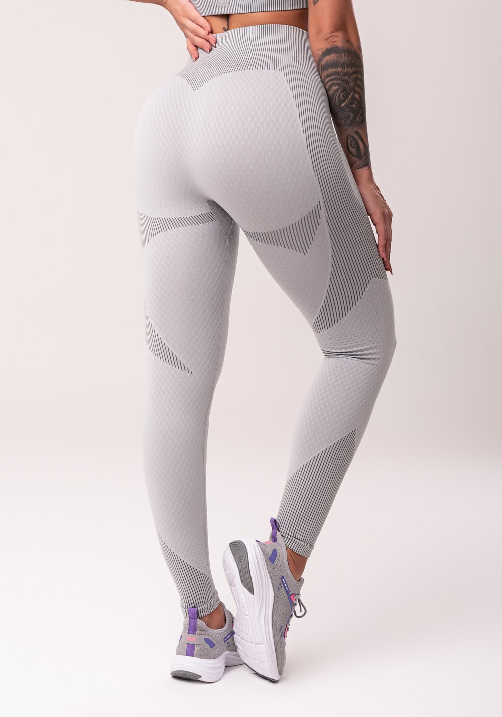 Legging fitness feminina cinza texturizada seamless