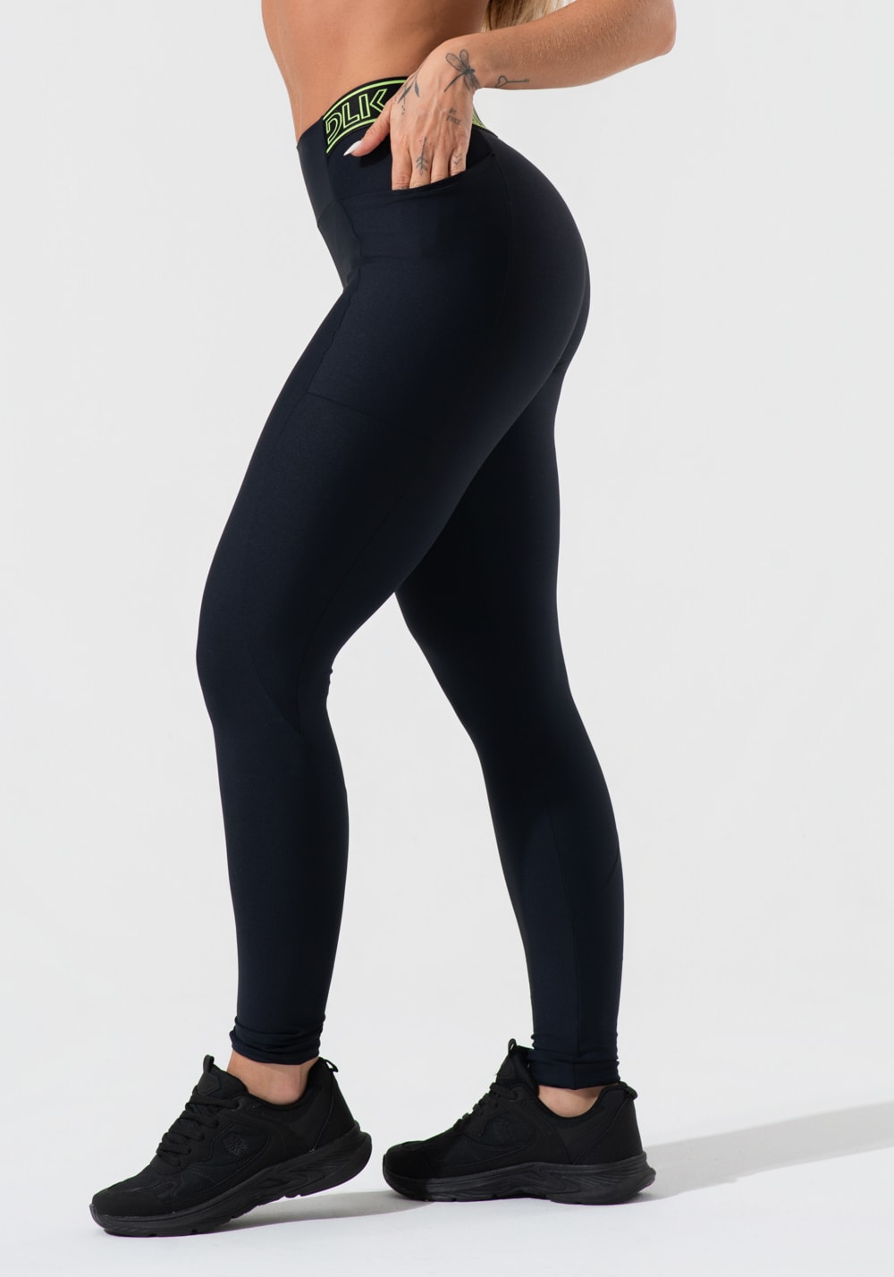 Legging fitness feminina com bolsos e elástico no cós activity dlk