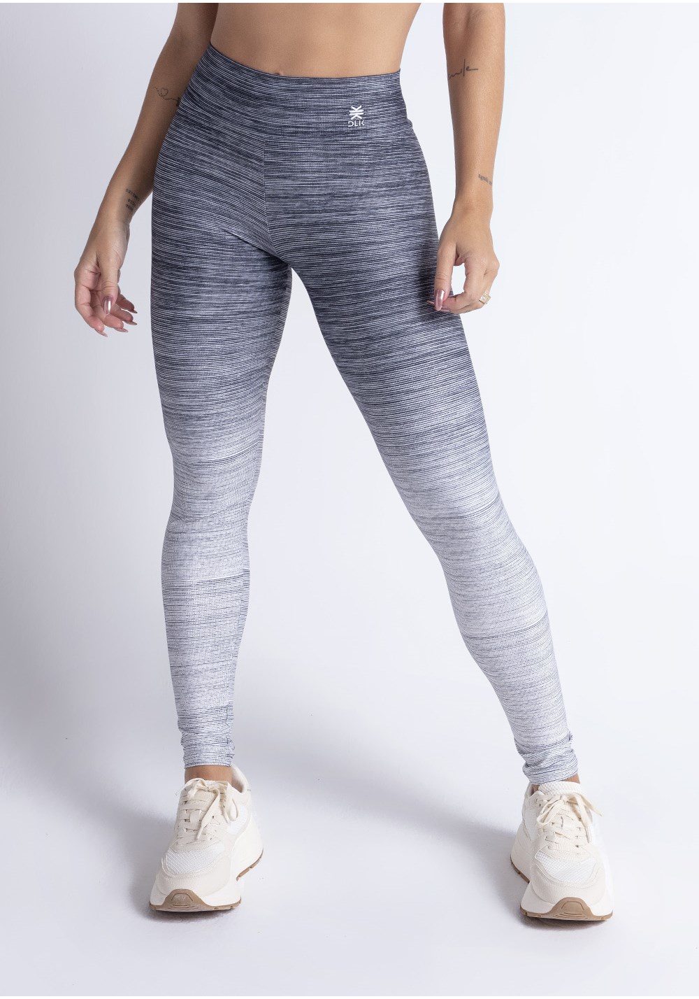 Design de leggings spandex ou nylon form fitting form design style para  isolado em branco bg blank.