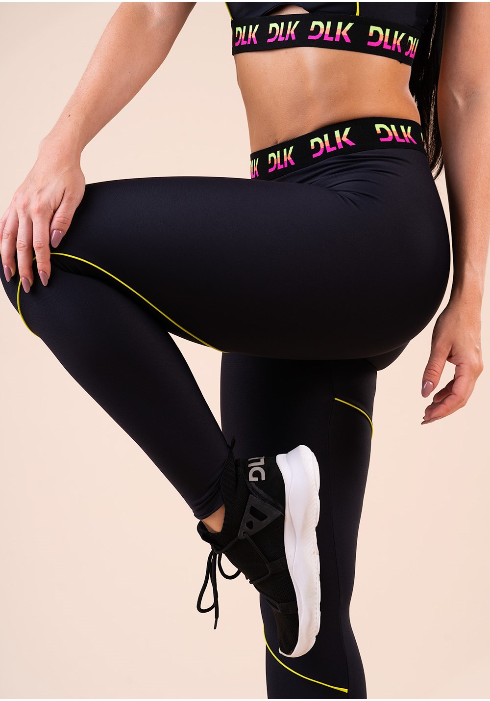 Legging fitness feminina preta elástico colorido na cintura action