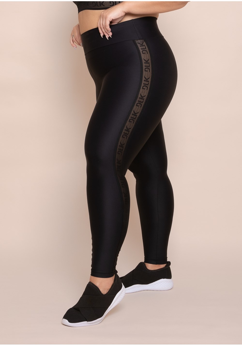 Legging fitness feminina preta com recorte e elástico vazado Action – Basic  Store