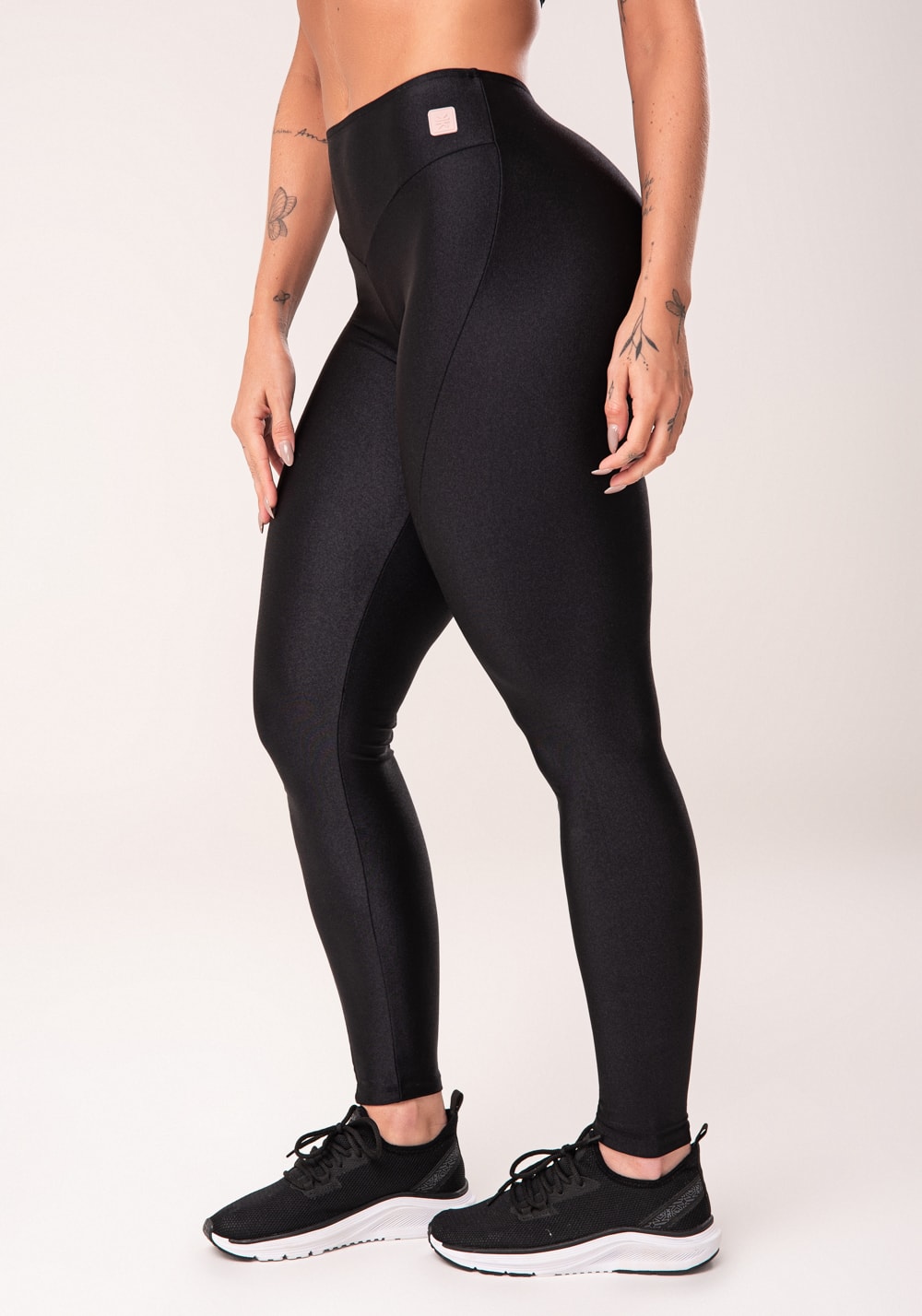 Legging fitness feminina preto com recorte em v flow