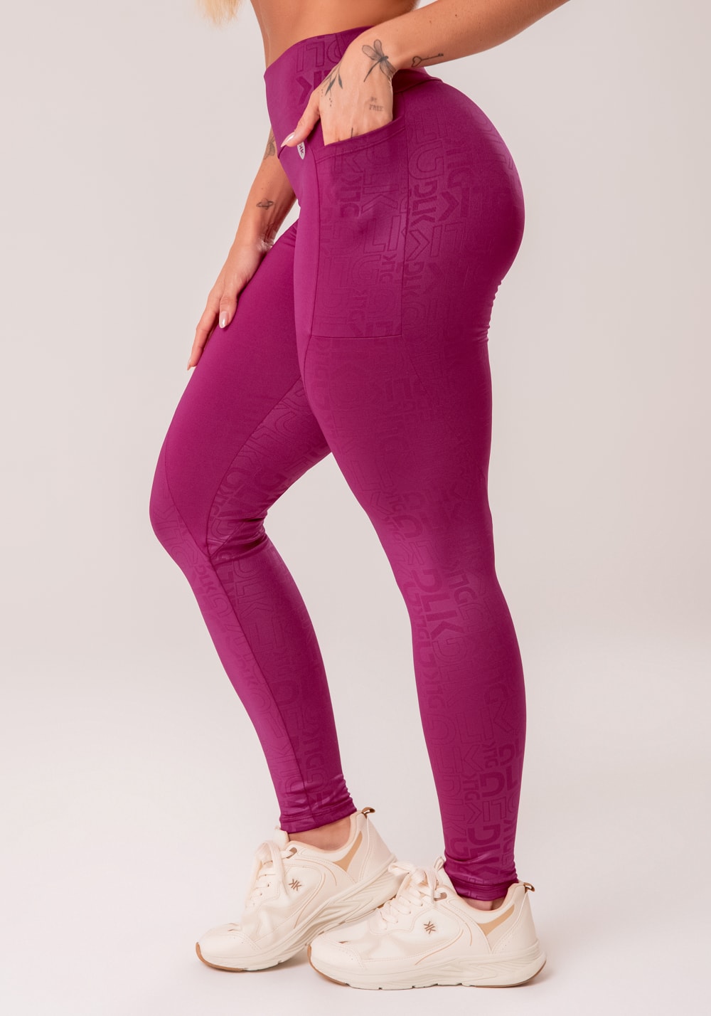 Legging fitness feminina vinho com bolsos logomania reflections