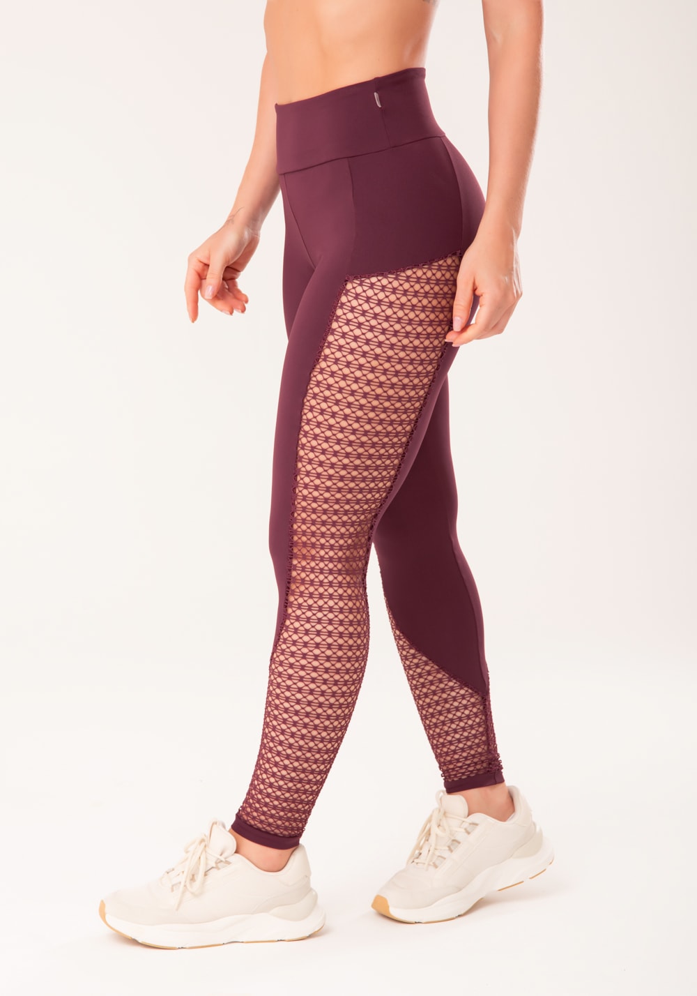 Legging fitness feminina vinho com recortes em tela harmony