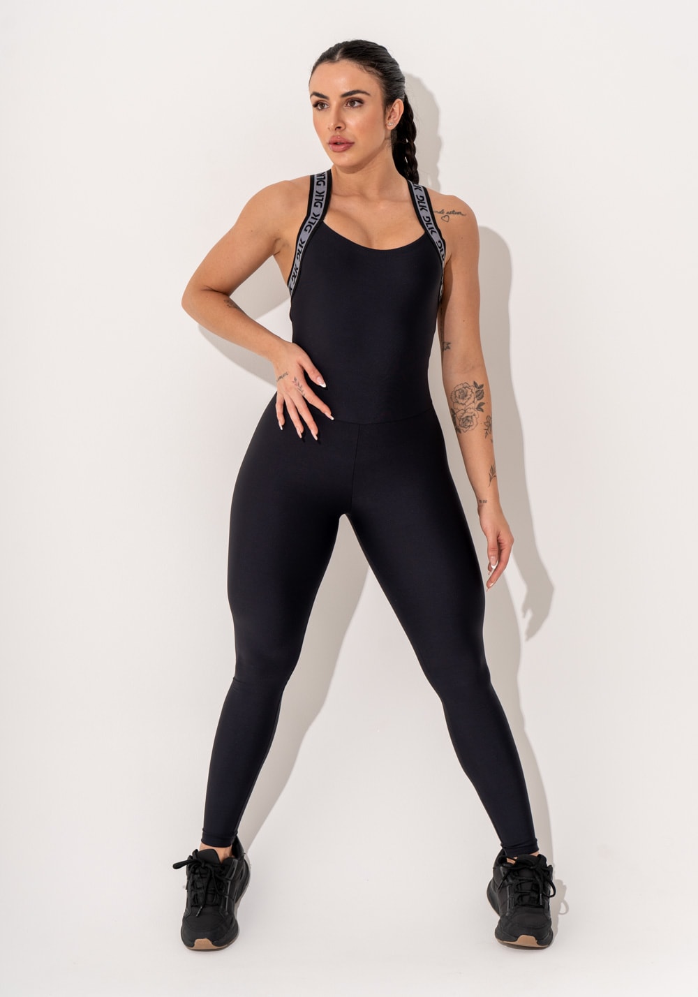 Macacão fitness feminino preto com alça de elástico canelado intense