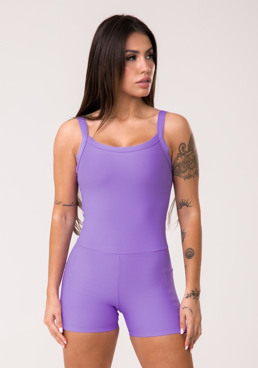 Macaquinho fitness feminino lavanda com bolsos aura
