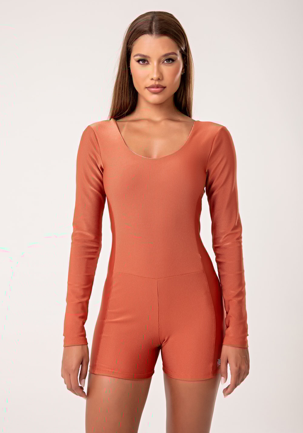 Macaquinho fitness feminino terracota manga longa com detalhe canelado