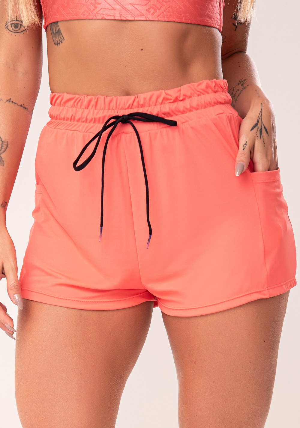 Short duplo feminino coral soltinho com bolso e cadarço flow