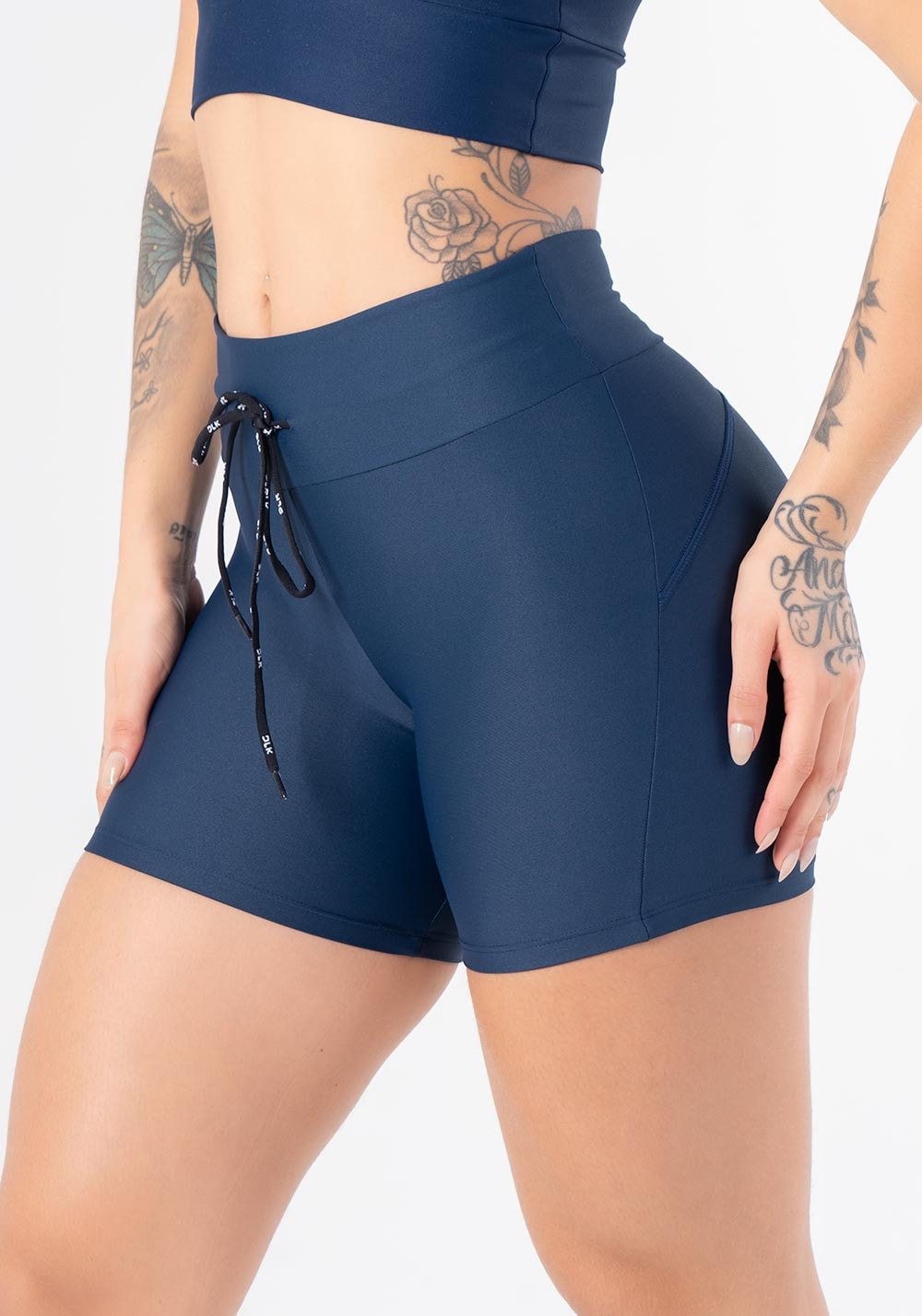 Short fitness azul marinho com cadarço básico dlk