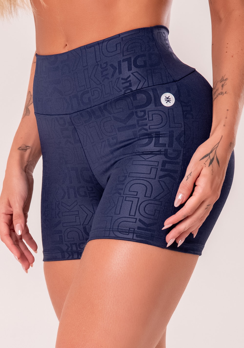 Short fitness feminino azul marinho logomania reflections