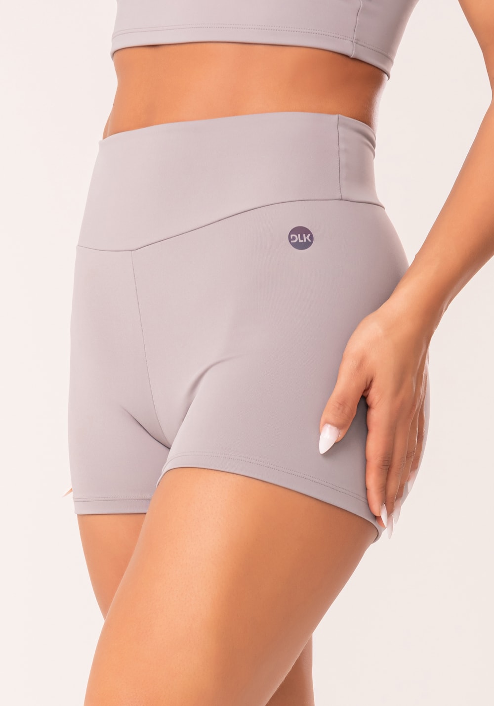 Short fitness feminino cinza com cós largo oasis