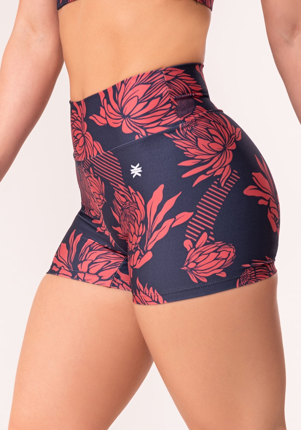 Short fitness feminino estampado floral monocromático printed