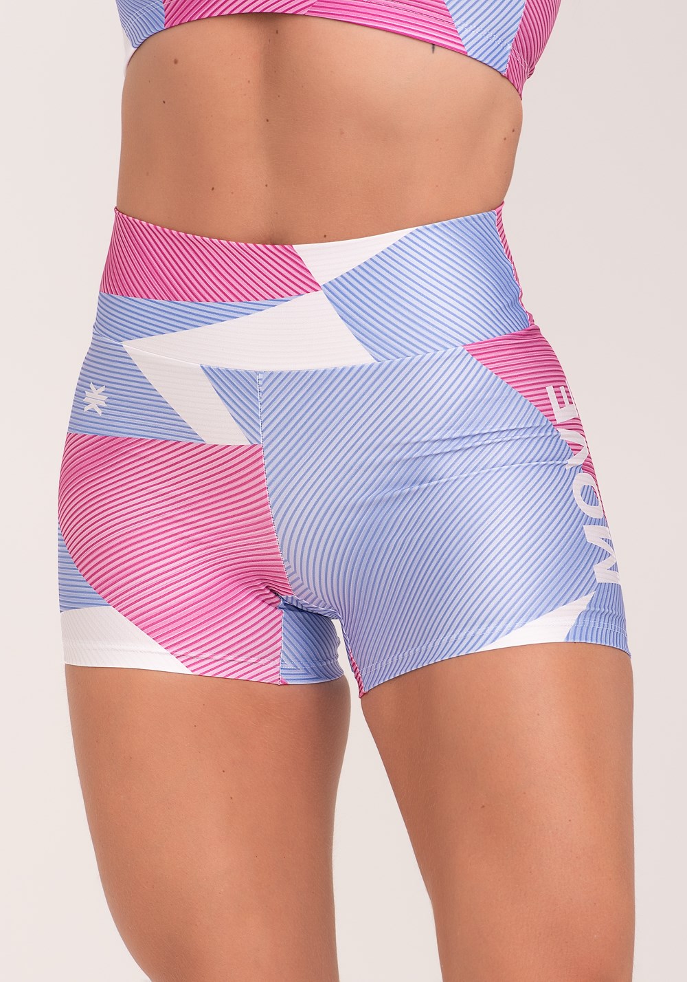 Short fitness feminino estampado camuflado rosa e preto printed