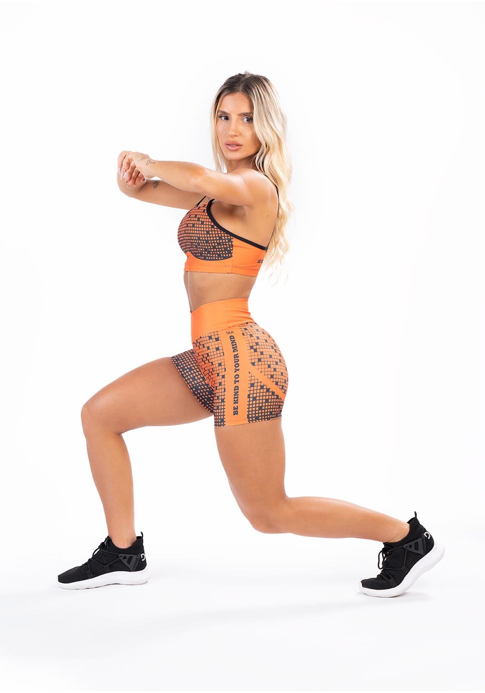 Short fitness feminino new printed estampado gradiente square laranja