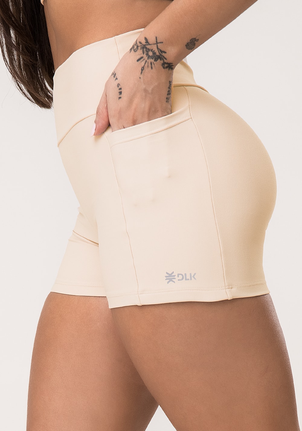 Short fitness feminino nude com bolsos aura
