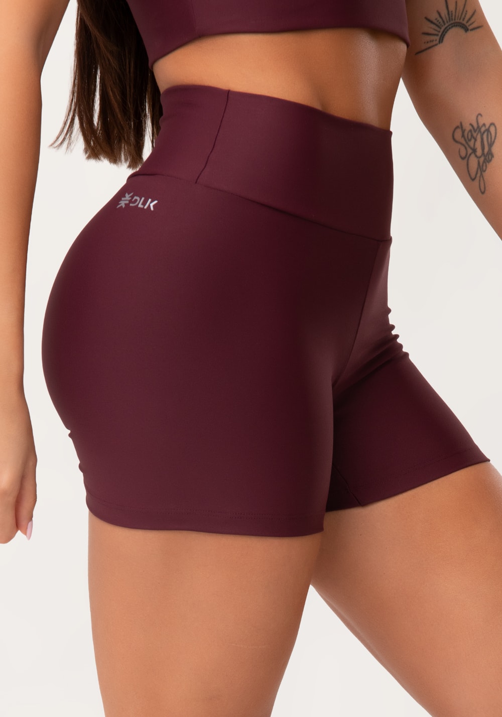 Short fitness feminino vinho aura