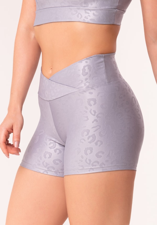 Short shine texturizado onça cinza com cós transpassado