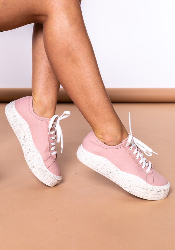 Tênis modelo plataforma shoes em lona e tela rosa