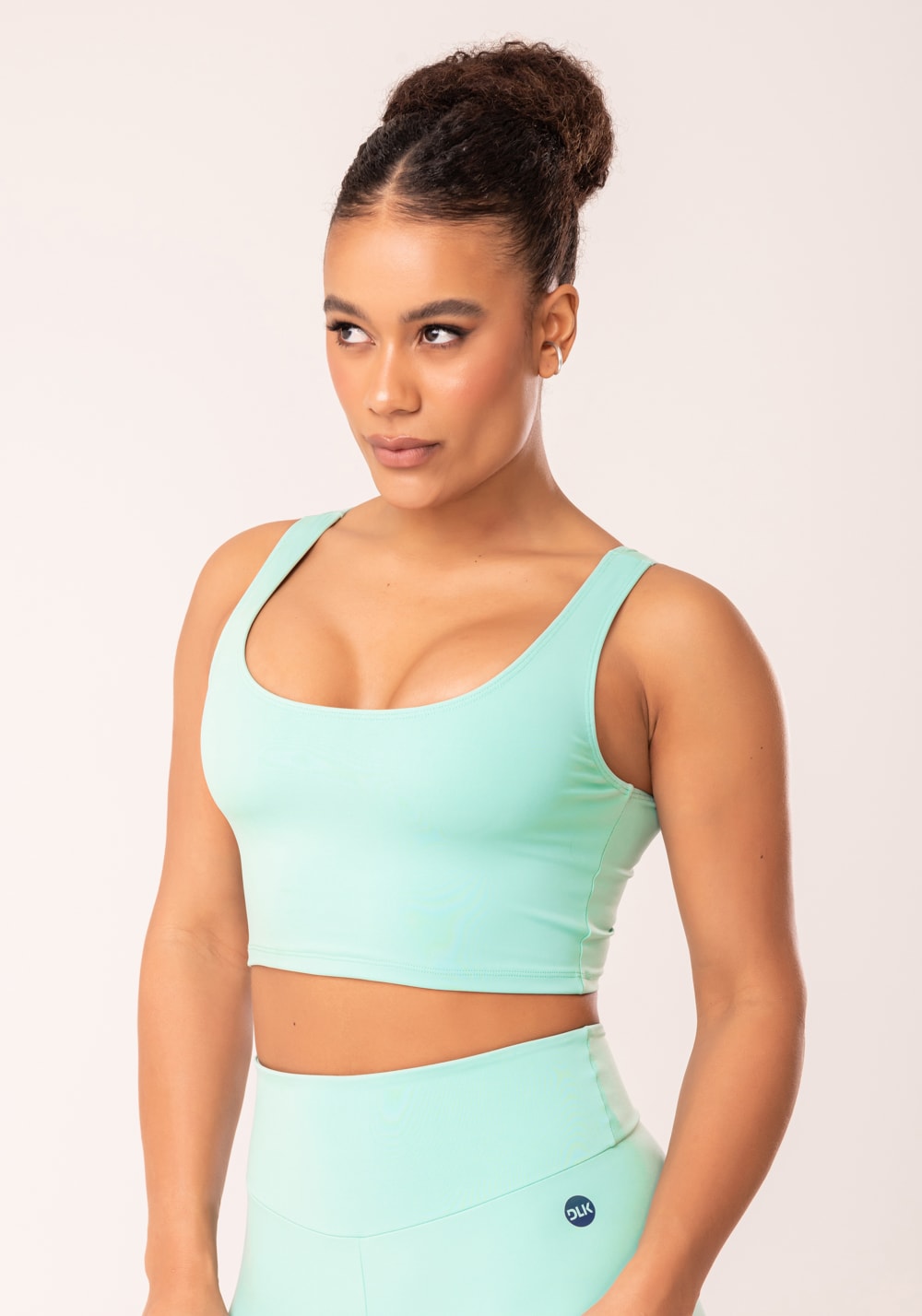 Top cropped fitness feminino verde com recortes oasis