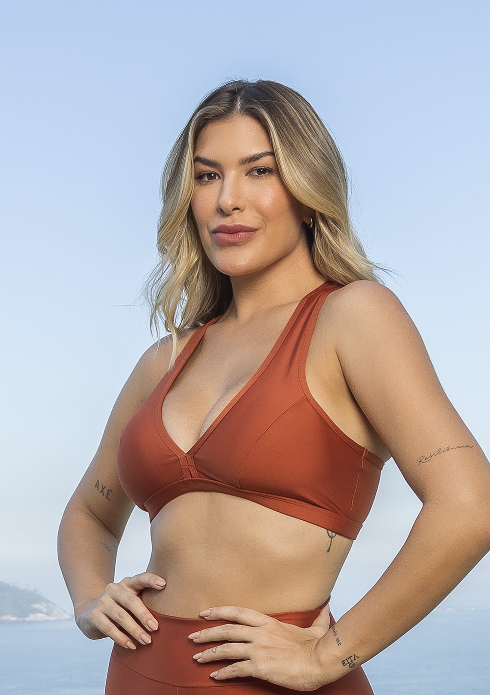 Top equilibrium laranja com bojo modelo nadador dlk